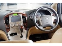 2012 Hyundai Grand Starex 2.5 VIP Wagon AT สีขาว เกียร์อัตโนมัติ 5 สปีด ทิปโทนิก เครื่องยนต์เทอร์โบดีเซล 175 Hp สุดประหยัด ภายในแต่งvip รูปที่ 5